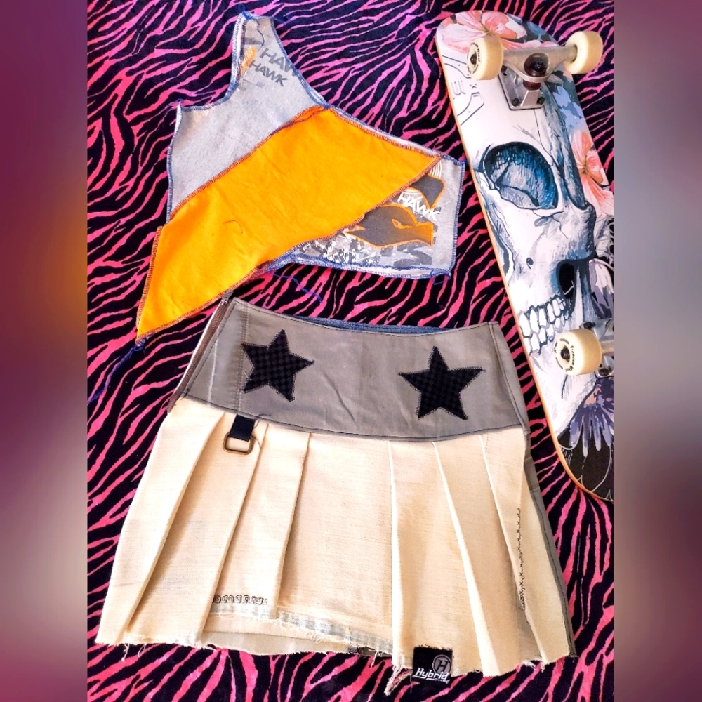 Sk8ter Girl Y2k Tramp Stamp Pleated Mini Skirt star tribal tattoo trashy bimbo